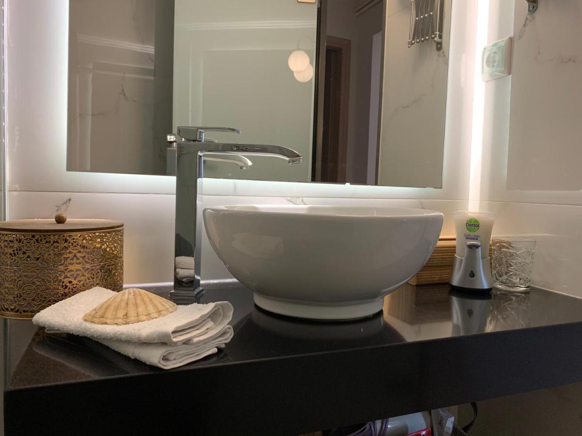 Blue Elegance City Center Heraklion Apartment ภายนอก รูปภาพ