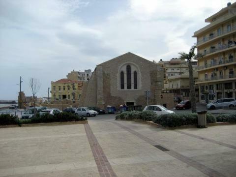 Blue Elegance City Center Heraklion Apartment ภายนอก รูปภาพ