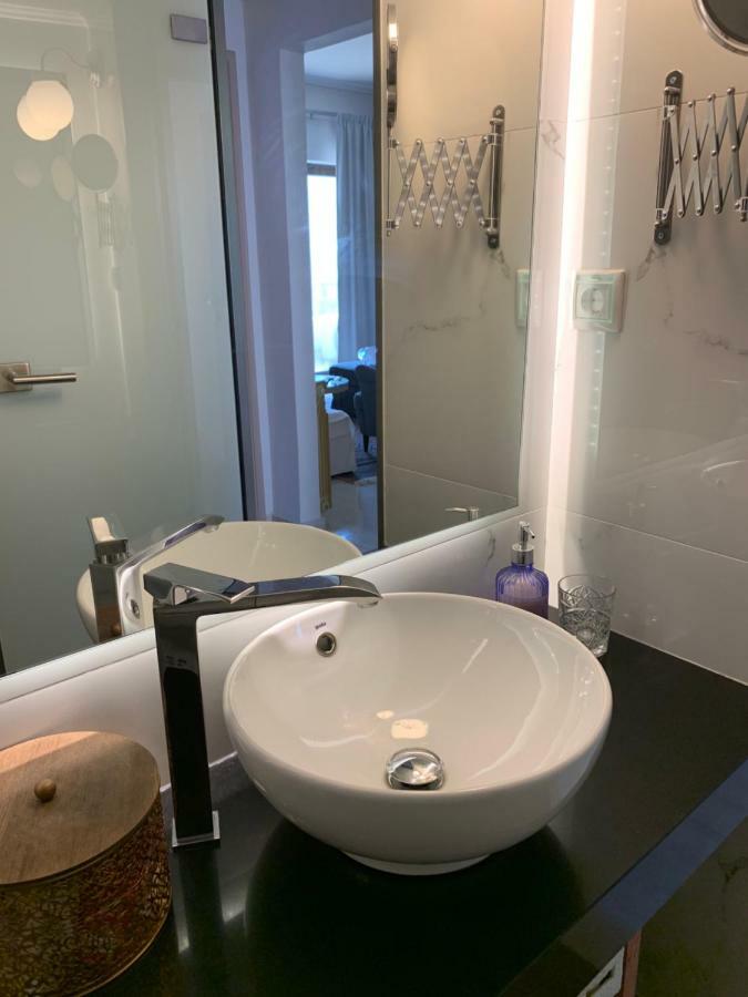 Blue Elegance City Center Heraklion Apartment ภายนอก รูปภาพ