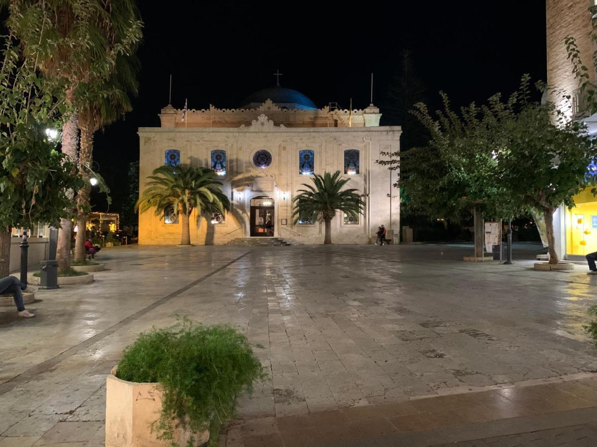 Blue Elegance City Center Heraklion Apartment ภายนอก รูปภาพ